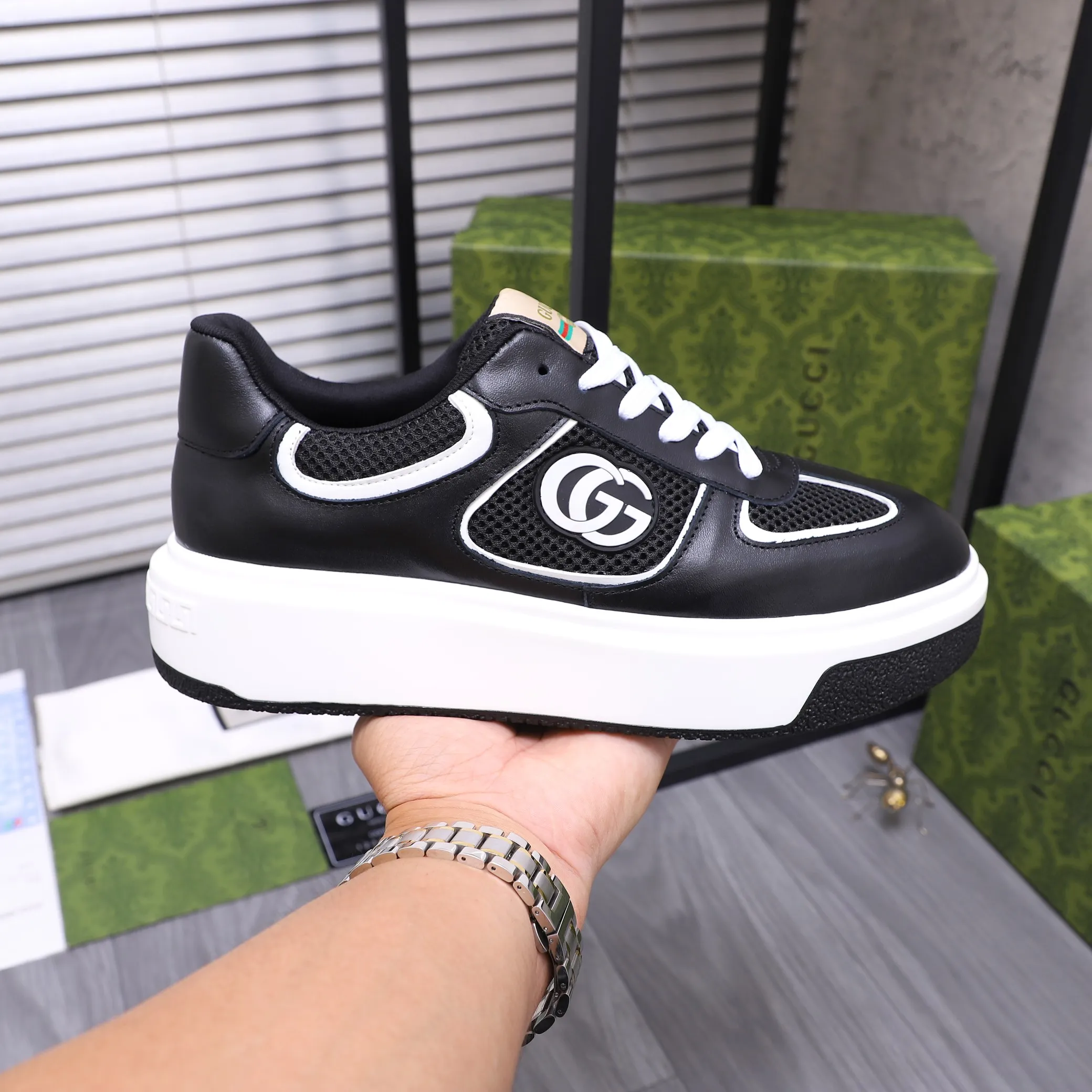 Men's shoes 💰460 Product trademark: GUCCI "Gucci" men's casual sneakers Regular size: 38-44 Product material: Selected cowhide stitching mesh mesh lining cowhide insole rubber outsole